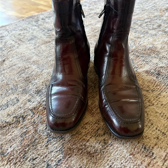 Vintage Florsheim Oxblood Beetle Boots in size 8D Mens - Woman Worn (I’m a W8.5) - Picture 1 of 5